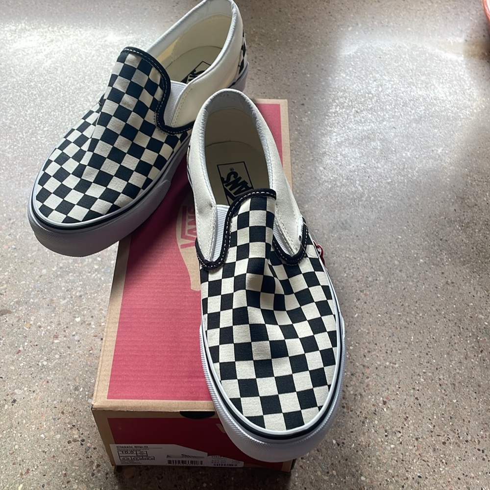 New in box Vans Classic slip on in black and white Checkerboard US men’s 10